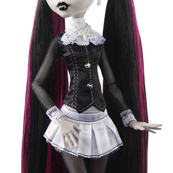Monster High Doll With Posters, Draculaura in Black And White